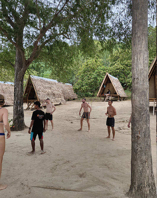 Partie de volley sur la plage