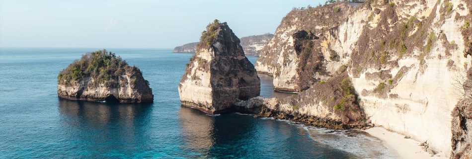 Plage et falaise Diamond Beach Nusa Penida