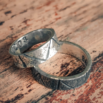 Fabrication artisanale de bijoux à Sidemen