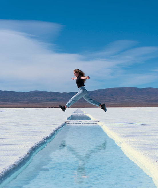 Saut au dessus des bassins de sel Salinas Grandes