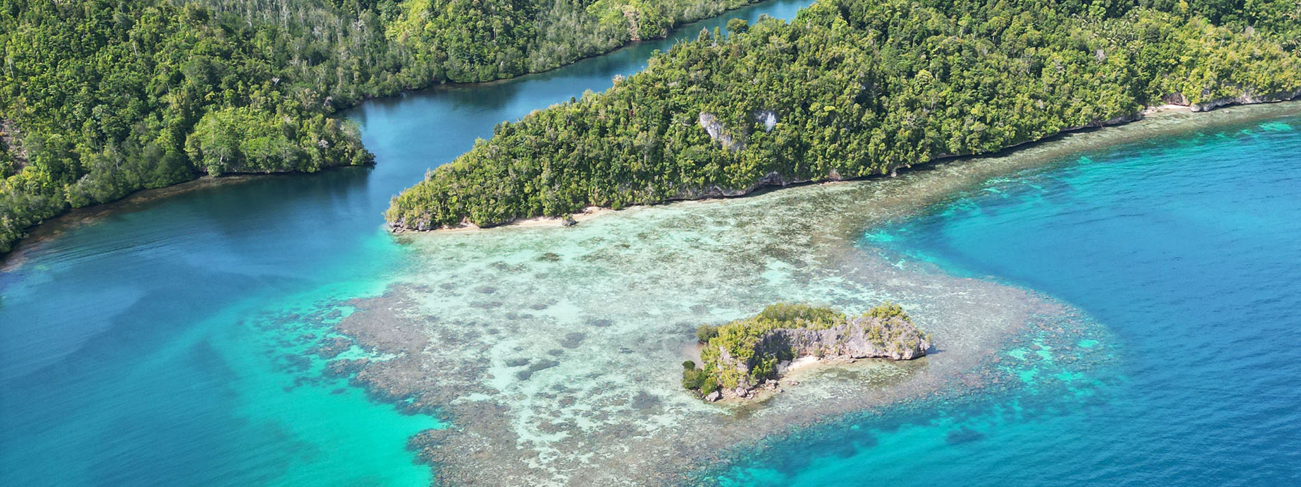 Iles Togian vue du ciel drone