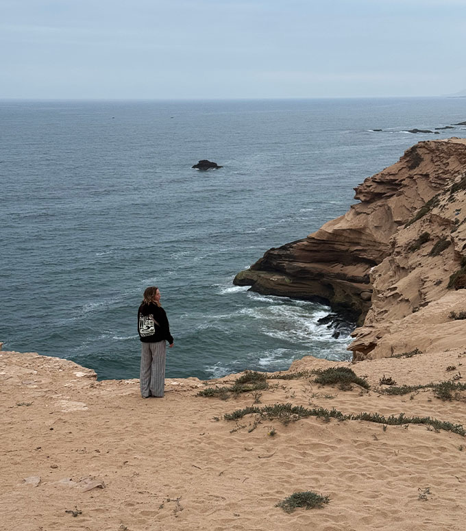 Falaise et océan desert Tamlalin