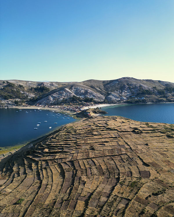 Lac Titicaca vue du ciel drone
