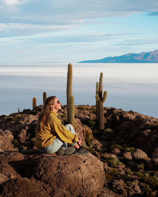 Salar Uyuni avec cactus Bolivie